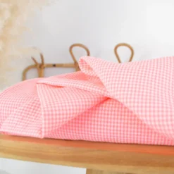Tissu seersucker Vichy petits carreaux rose fluo