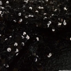 Tissu Sequin Noir sur velours noir