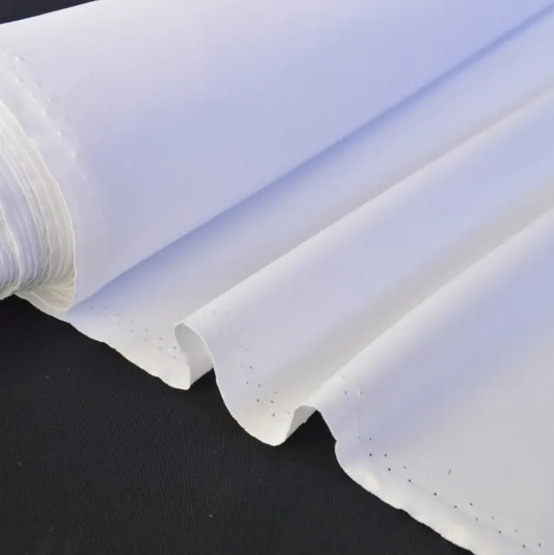 Tissu sergine blanc pour robe de mariée