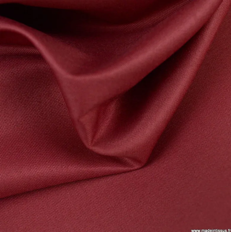 Tissu sergine bordeaux pour robe de mariée