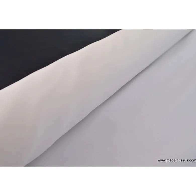 Tissu sergine ivoire pour robe de mariée.