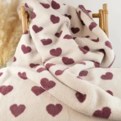 Tissu Sherpa lourde motif coeurs vieux rose fond écru - OEKO TEX