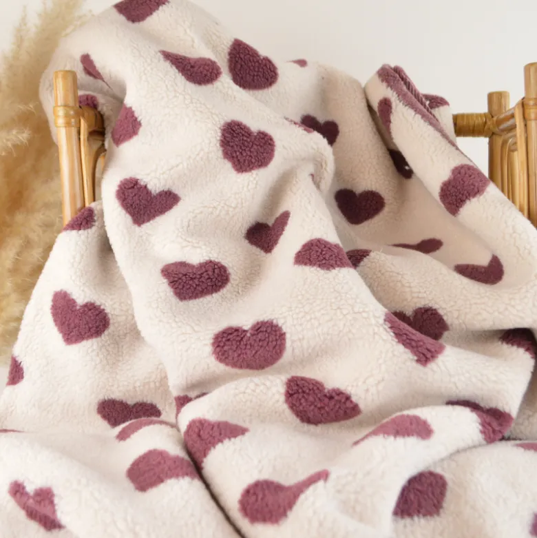 Tissu Sherpa lourde motif coeurs vieux rose fond écru - OEKO TEX