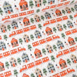 Tissu Sweat molleton de Noël motifs maisons et sapins rouge fond blanc