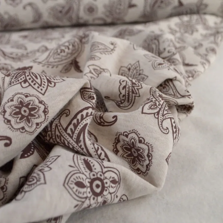 Tissu Sweat Poppy - Motif Paisley marron fond écru