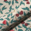 Tissu toile aspect lin – Motif fraises & feuillage