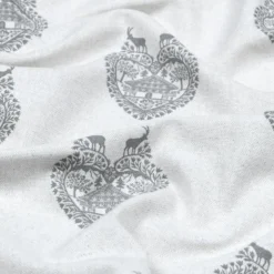 Tissu toile Ruan motif coeurs, chalets et bouquetins - Gris