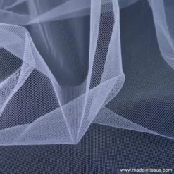 Tissu Tulle souple robe de mariée blanc en 3.00m de large .