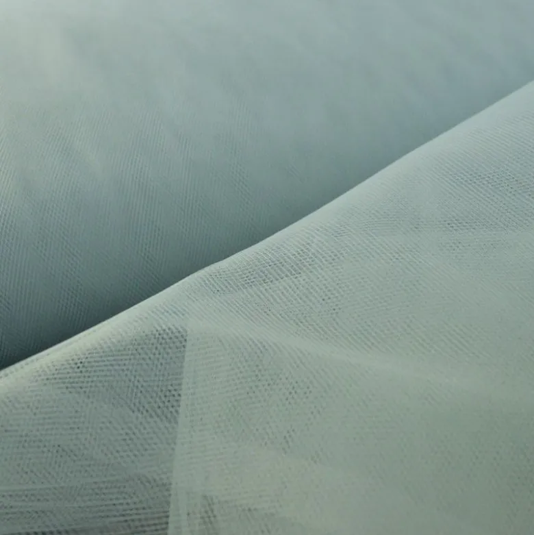 Tissu Tulle souple robe de mariée gris perle en 3.00m de large .