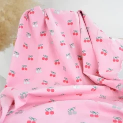 Tissu velours milleraies Poppy motif cerises foil fond rose - OEKO TEX