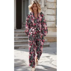 Tissu viscose motif fleurs roses et fuchsia fond Noir