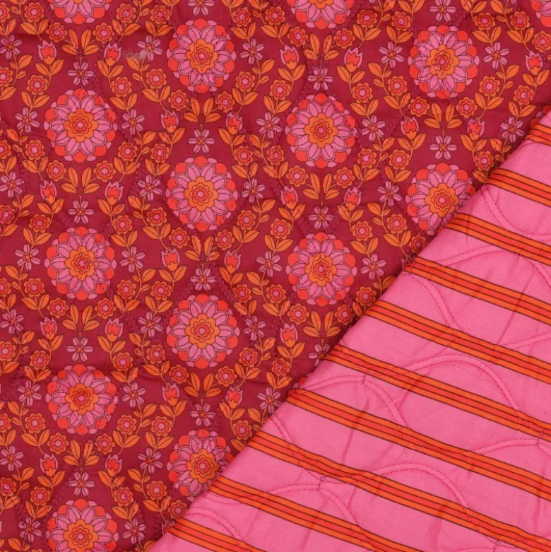 Voile de coton matelassée motif fleurs et rayures rose et bordeaux