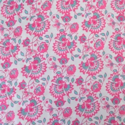 Voile de coton matelassée motif fleurs roses fuchsia