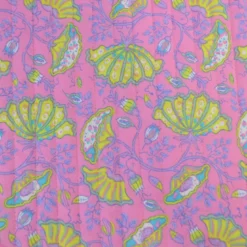 Voile de coton matelassée motif fleurs jaunes et roses