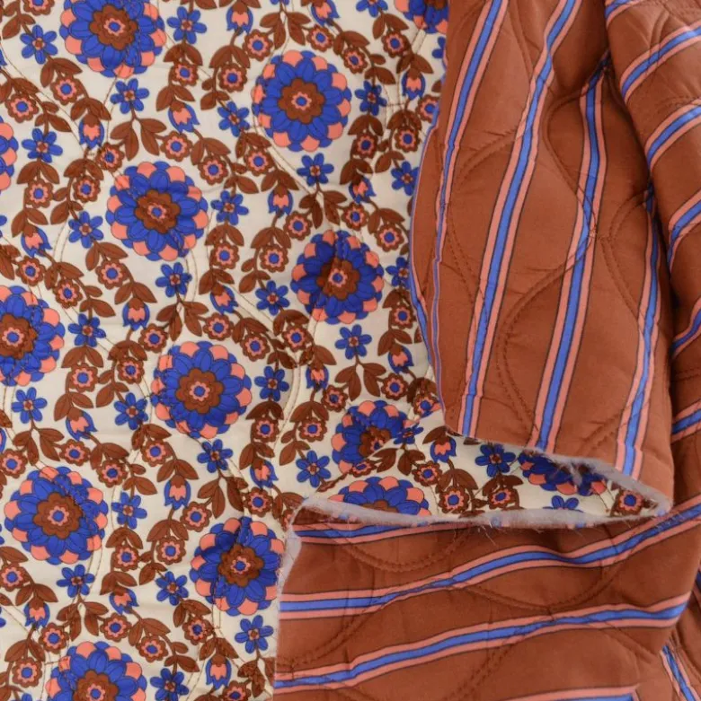 Voile de coton matelassée motif fleurs et rayures Cobalt et caramel
